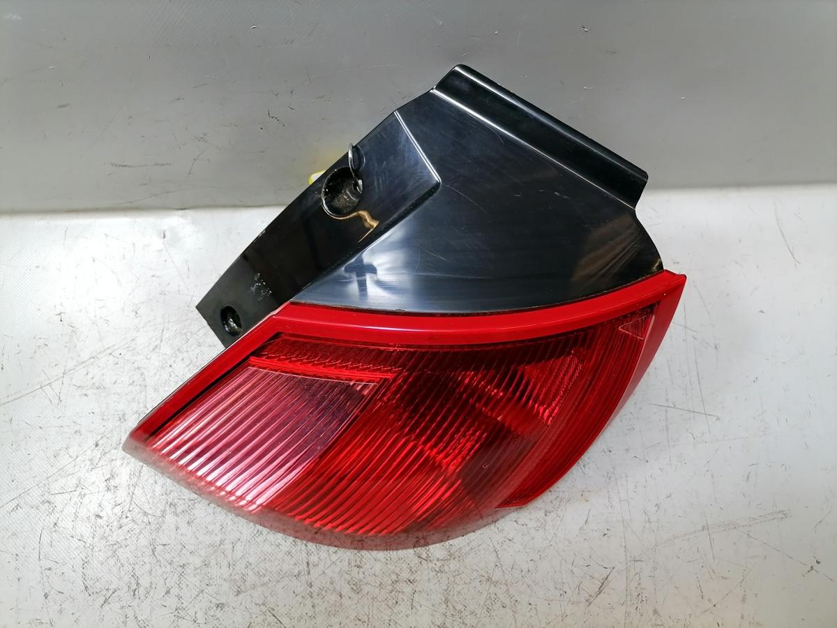 Mitsubishi Colt Z30 original R&uuml;cklicht R&uuml;ckleuchte Schlussleuchte rechts au&szlig;en 3-T&uuml;rer Bj.2007
